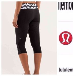 Lululemon chevron print crop or capris